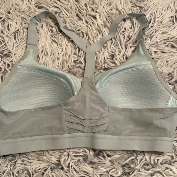 VSX sports bra - Picture 2 of 4